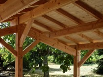 Extension bois – jardin – détail charpente